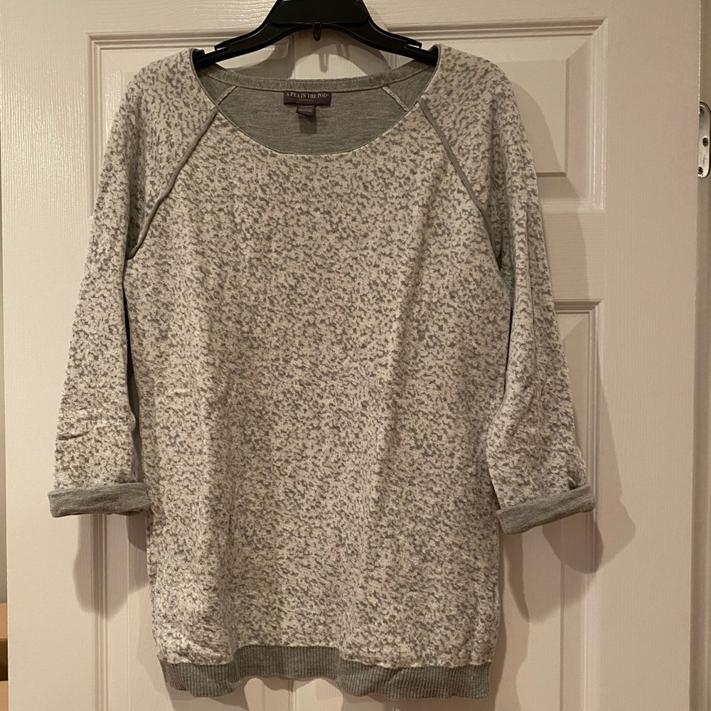 A Pea In The Pod sweater with cuff sleeve size L